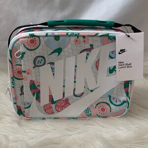 NIKE Fruity Hard Shell Lunch Box in Stadium Green